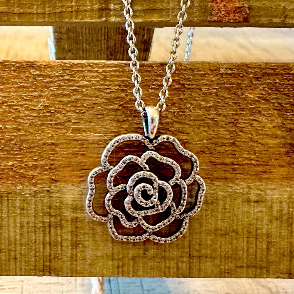 EUC Pandora Shimmering Rose Clear Cubic Zirconia Necklace (Retired)